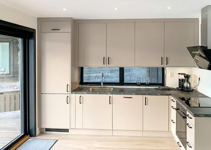 3 Bedroom Lovely In Ferienhaus Hebnes