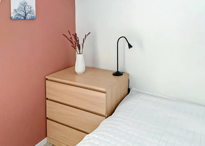 3 Bedroom Lovely In Ferienhaus Hebnes